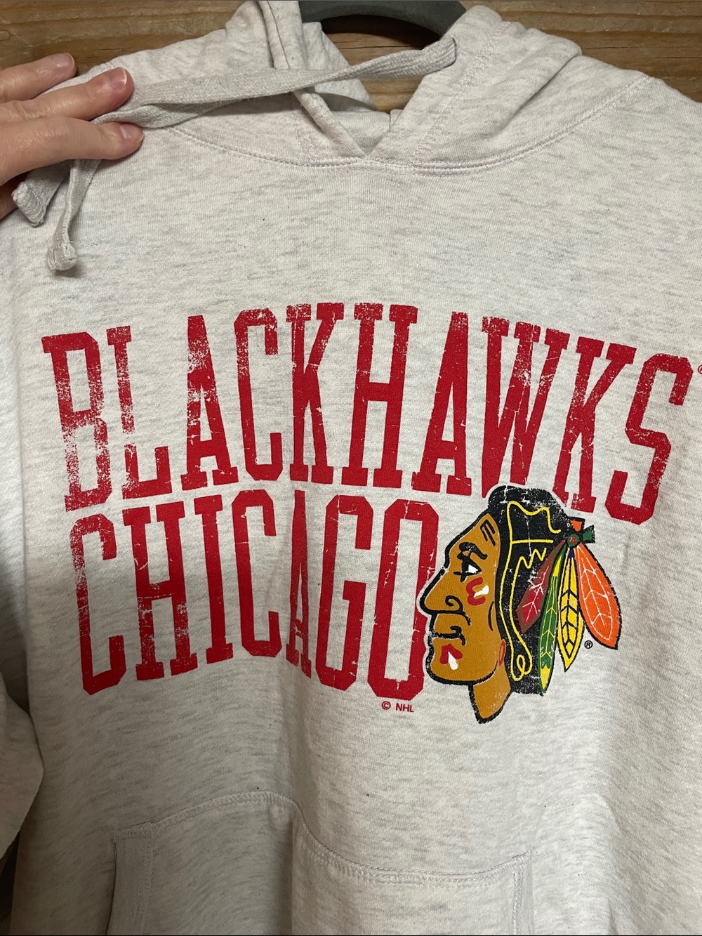 NHL size XL White and Gray Heather Chicago Blackhawks Soft Sweatshirt Hoodie - Picture 5 of 10